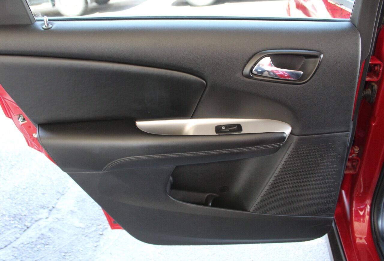 Used 2018 Dodge Journey SE w/ Popular Equipment Group FWD image 15