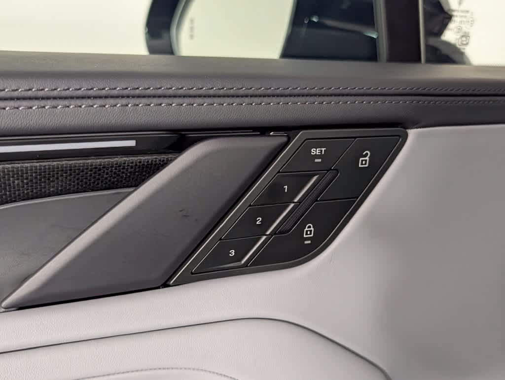 New 2026 Porsche Cayenne Turbo Electric AWD/4WD image 26