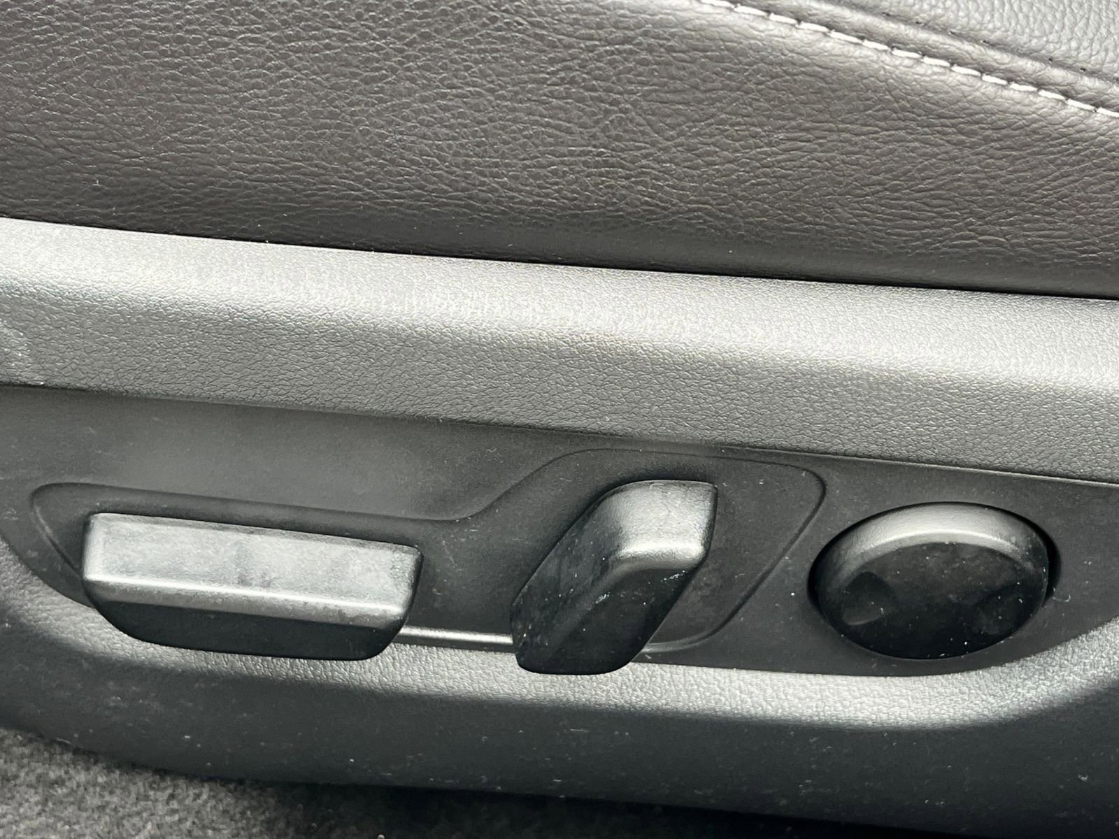 Used 2025 MAZDA CX-50 AWD 2.5 S w/ Premium Package image 22