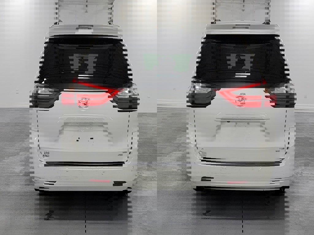 Used 2015 Toyota Sienna XLE Premium image 8