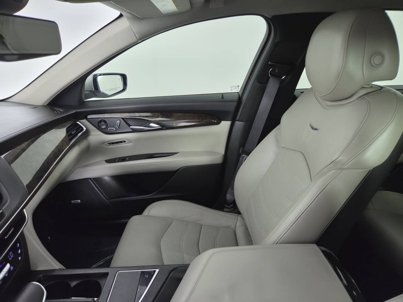 Used 2017 Cadillac CT6 Luxury AWD/4WD image 16