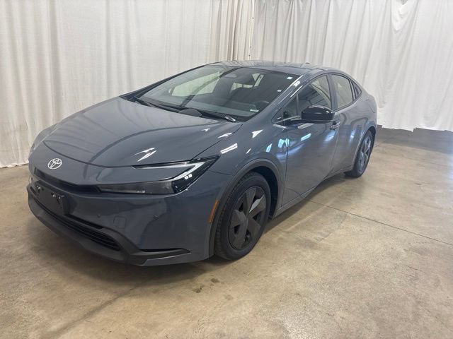 Used 2025 Toyota Prius LE FWD image 8