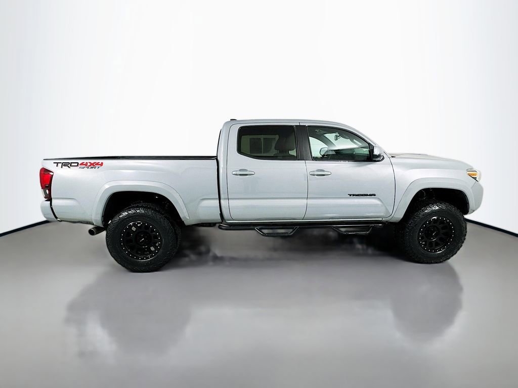Used 2019 Toyota Tacoma TRD Sport w/ Exterior Package AWD/4WD image 9