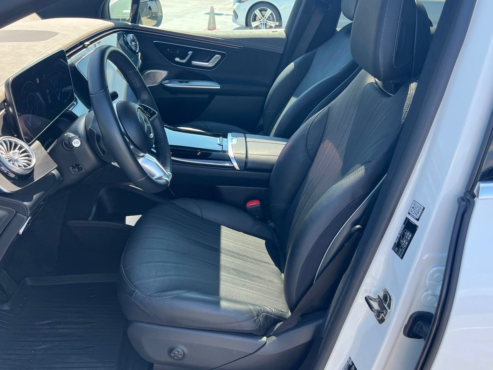 Used 2023 Mercedes-Benz EQE 500 4MATIC SUV image 13