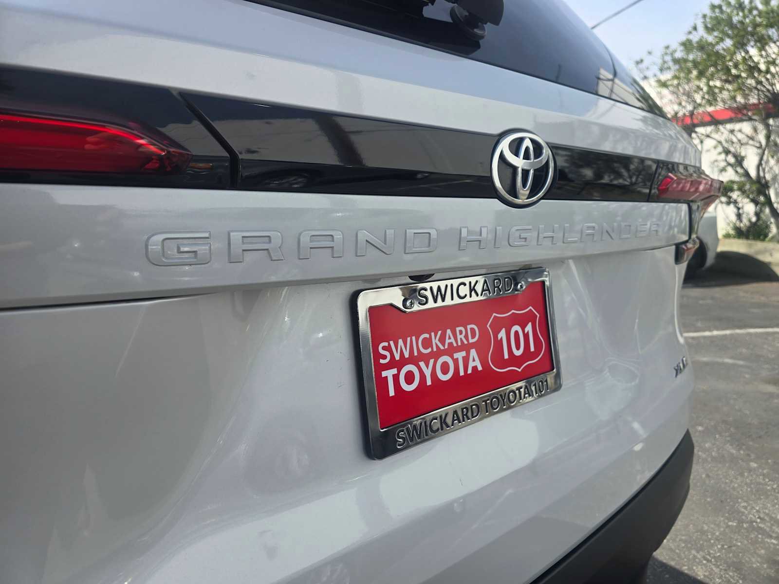 Used 2024 Toyota Grand Highlander XLE image 16