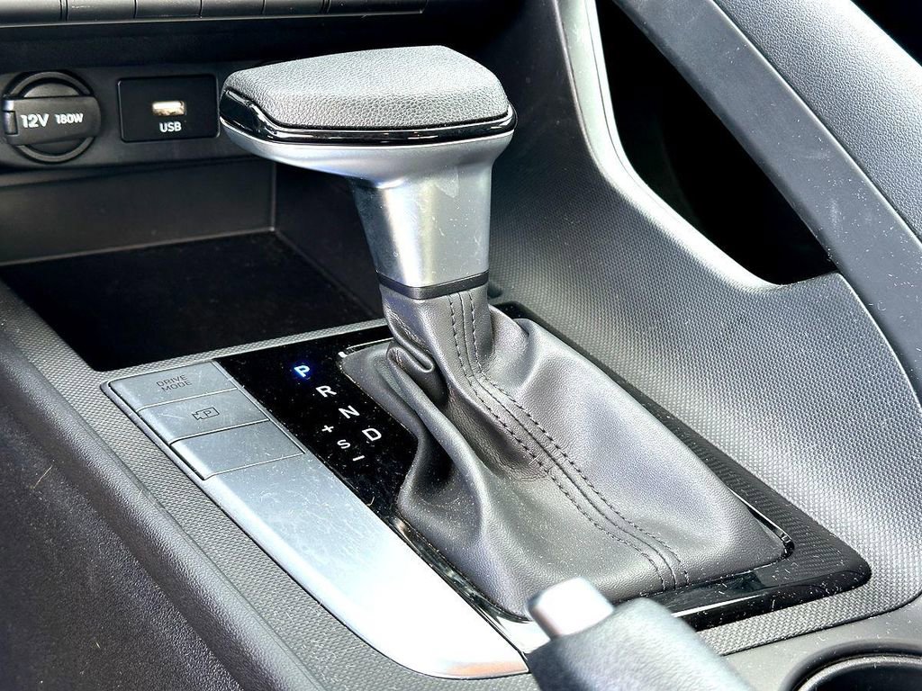 Used 2024 Hyundai Elantra SE image 18