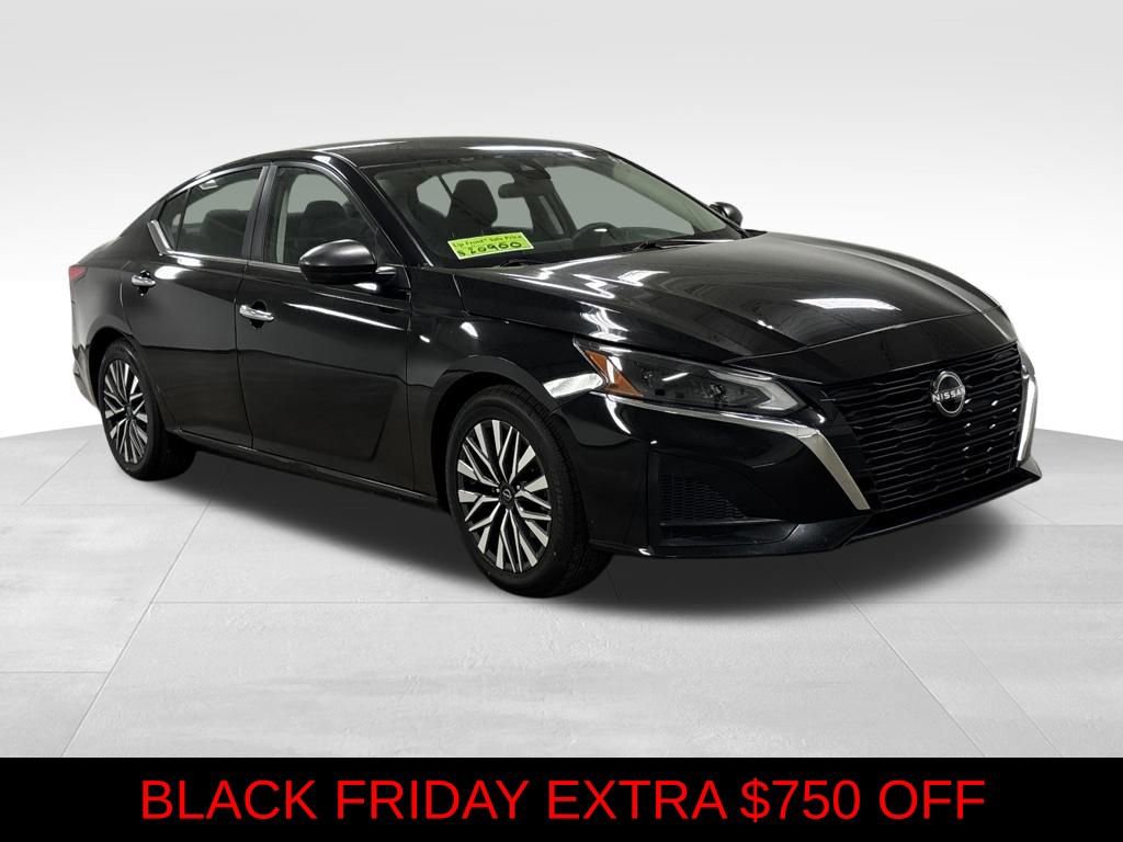 Used 2024 Nissan Altima 2.5 SV