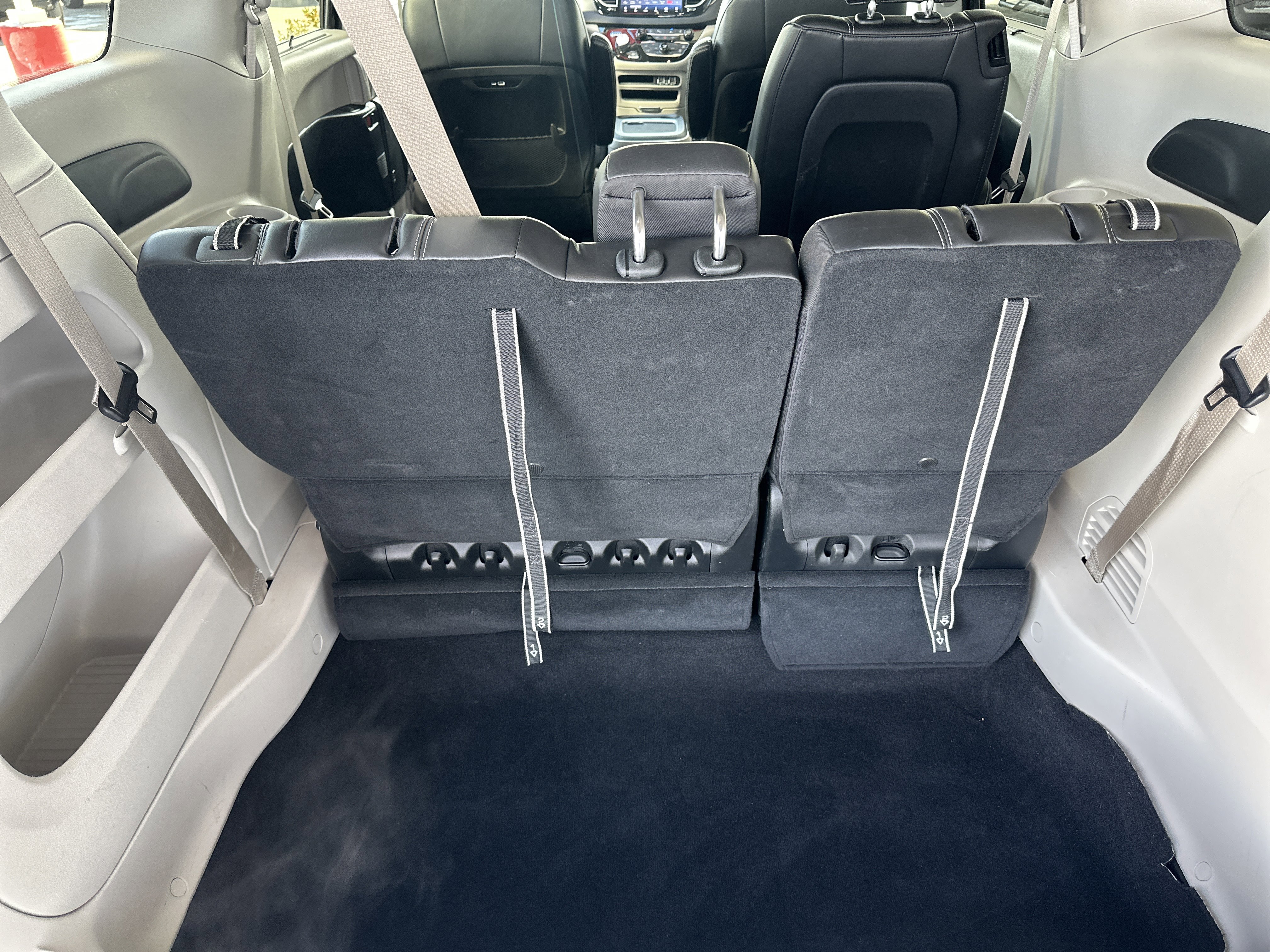 Used 2024 Chrysler Pacifica Touring-L image 17