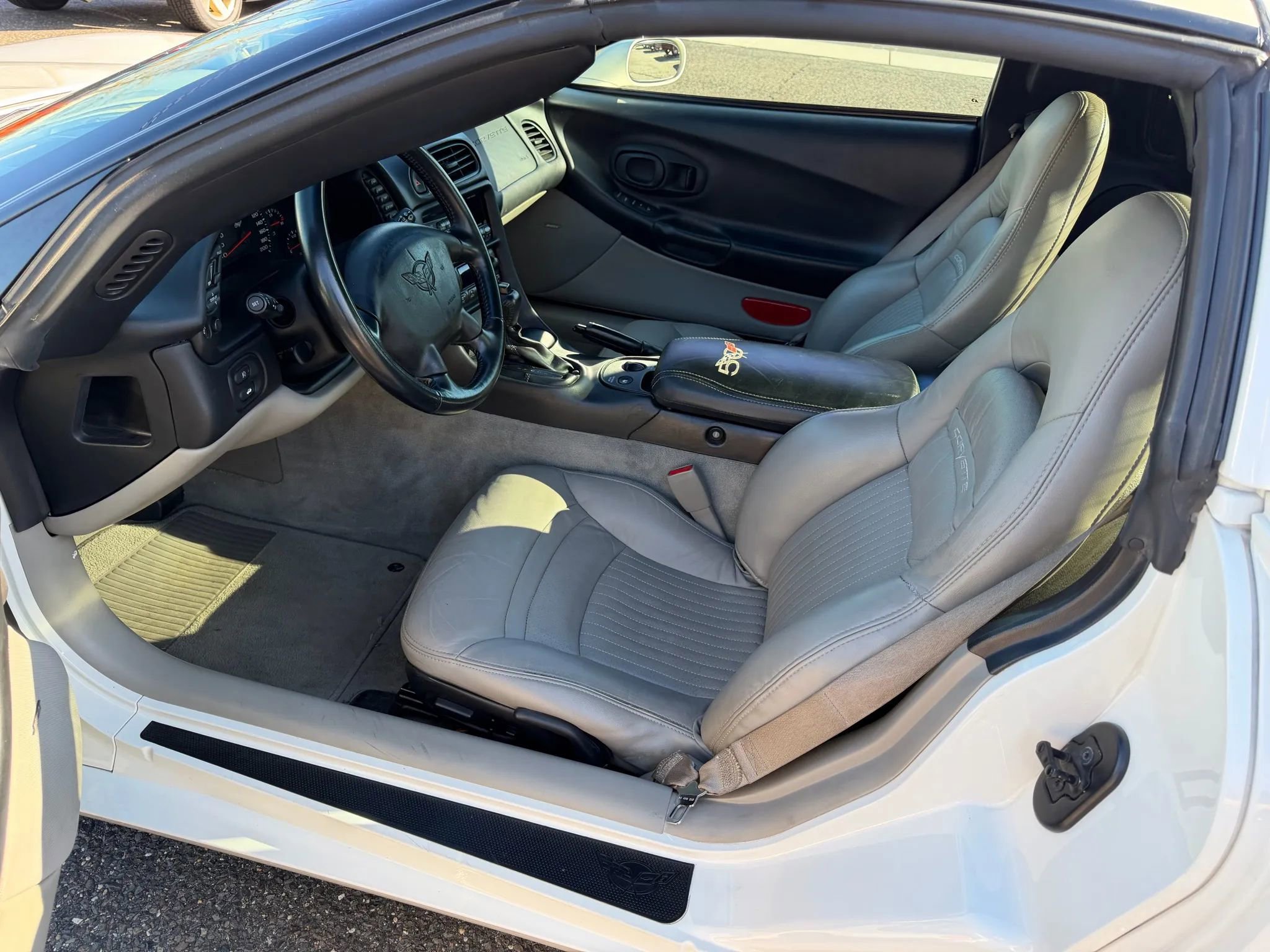 Used 2003 Chevrolet Corvette Coupe w/ Preferred Equipment Group image 16