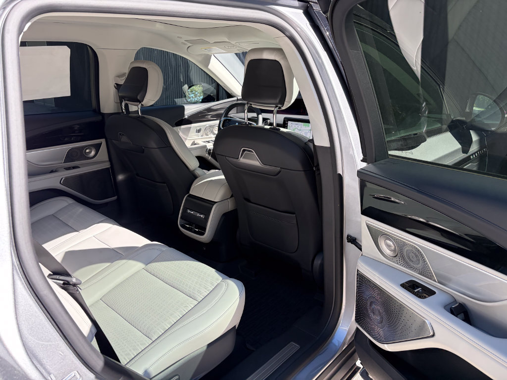 New 2026 Lincoln Nautilus Reserve AWD/4WD image 24