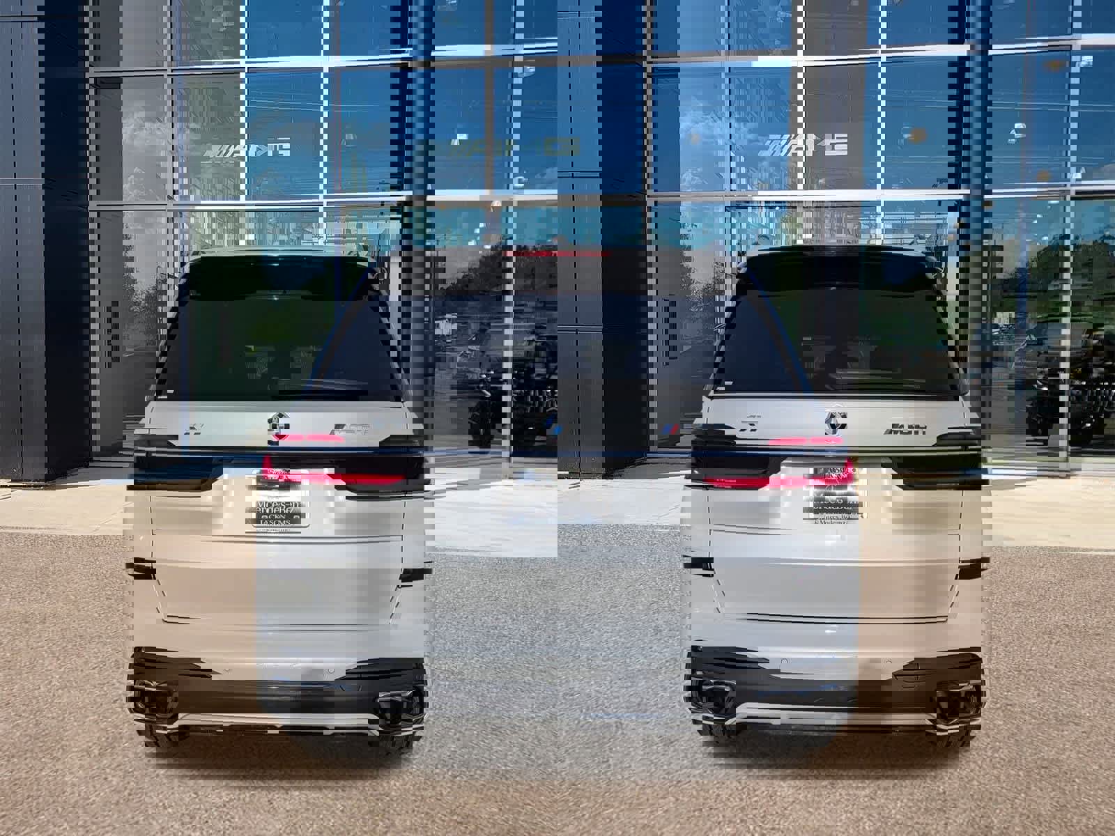 Used 2024 BMW X7 M60i w/ Executive Package image 6