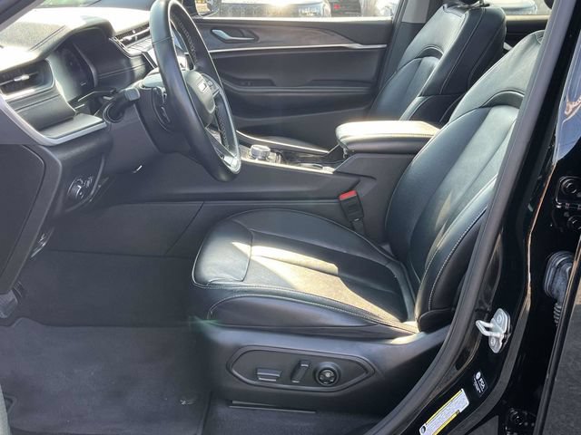 Used 2022 Jeep Grand Cherokee L Limited AWD/4WD image 13