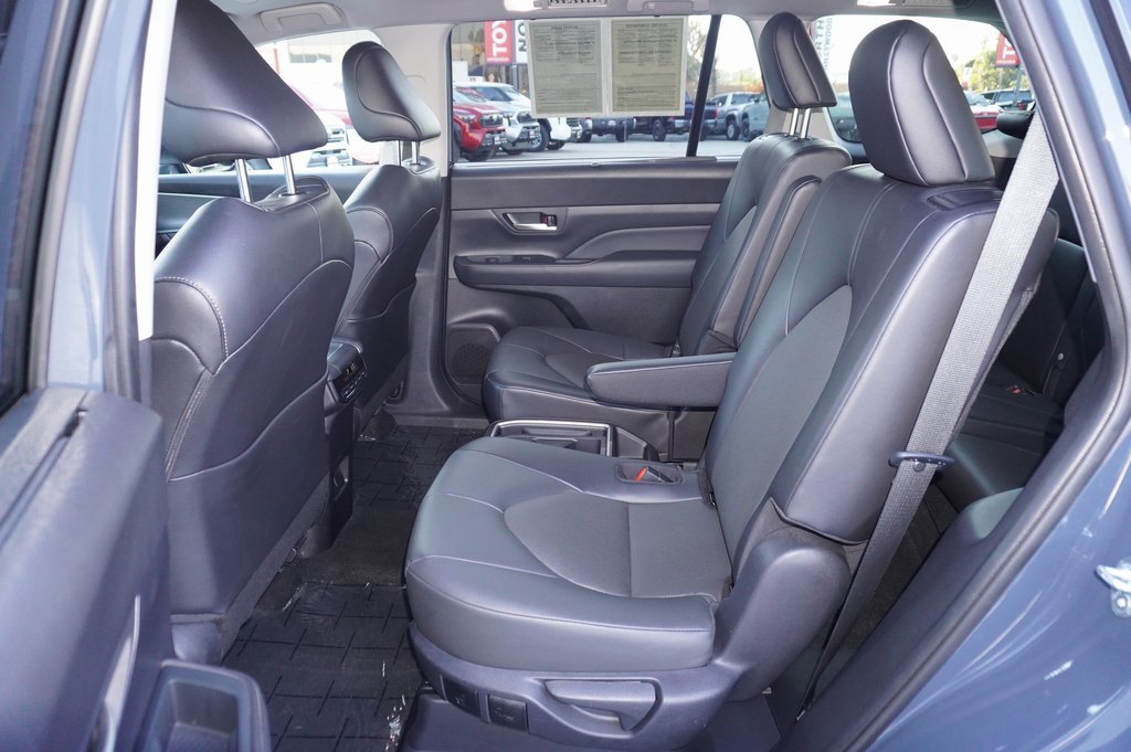 Certified 2025 Toyota Grand Highlander FWD image 11