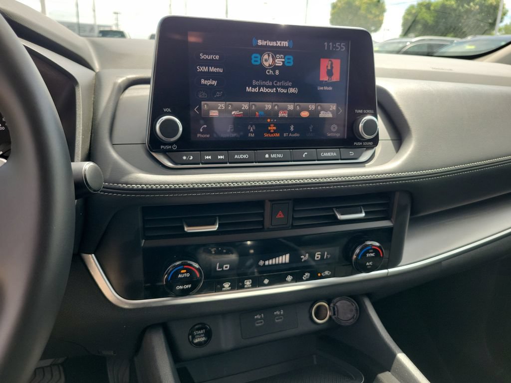 Used 2025 Nissan Rogue SV FWD image 27