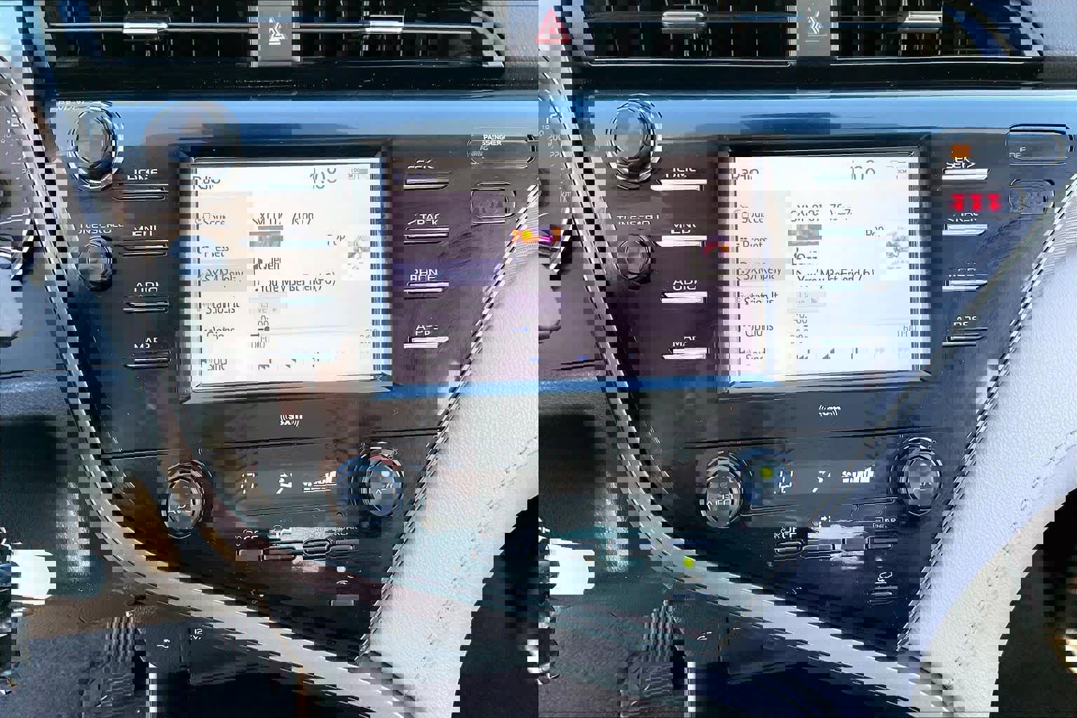 Used 2020 Toyota Camry SE image 31