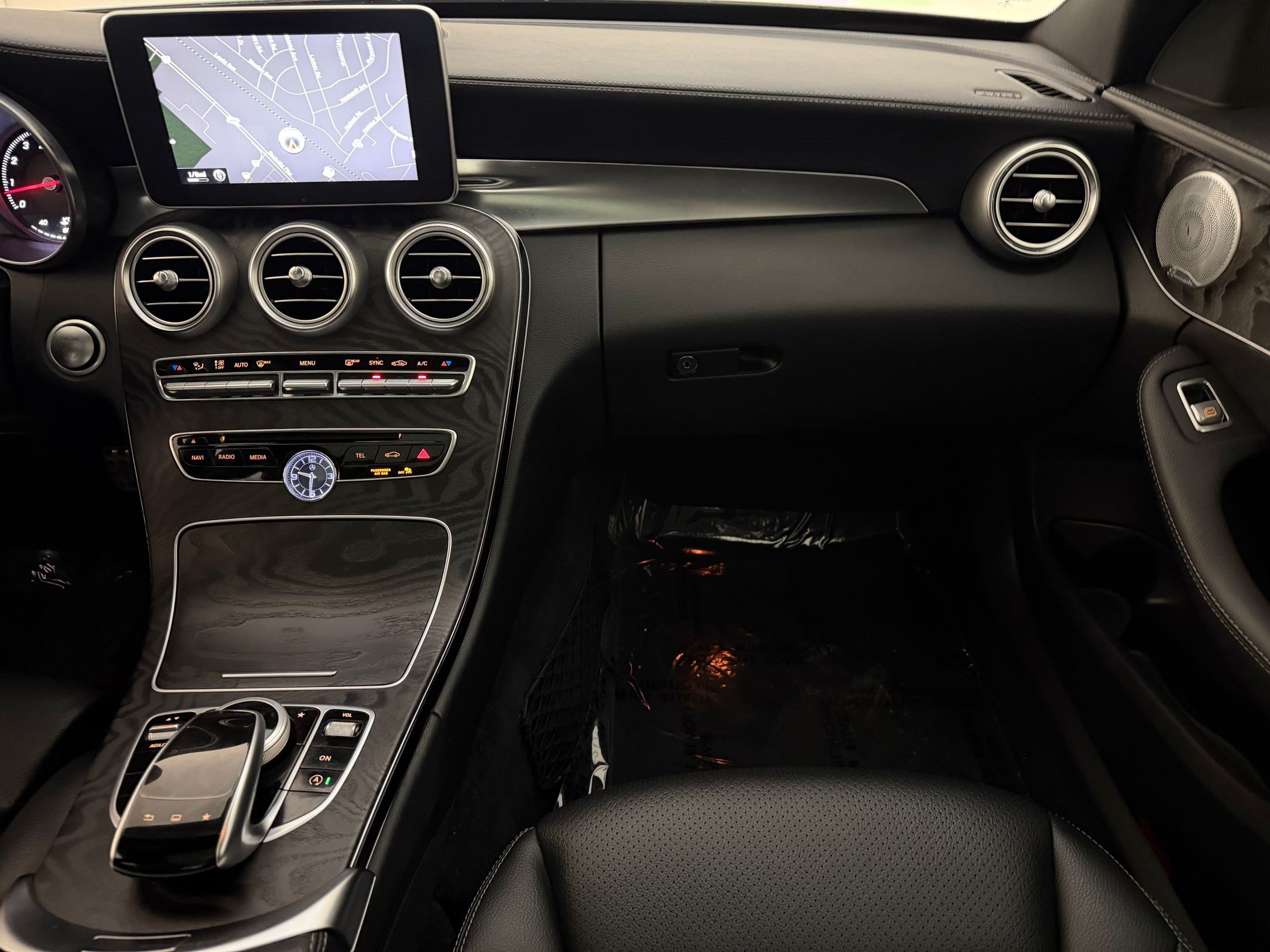 Used 2015 Mercedes-Benz C 400 4MATIC image 29