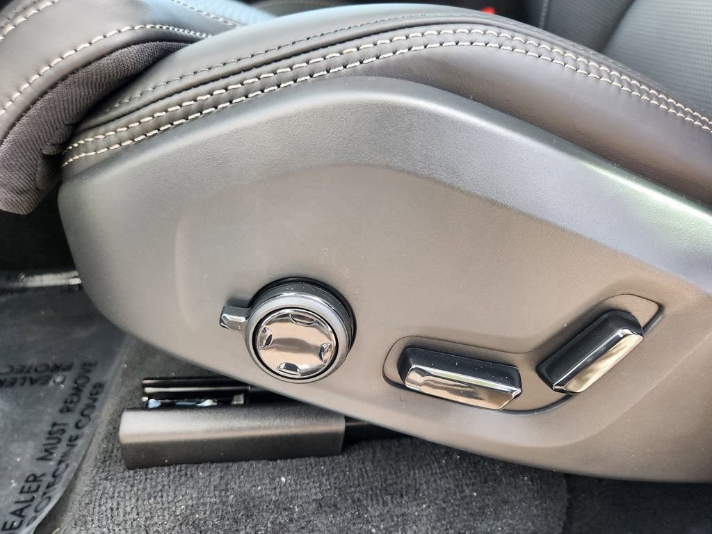 New 2026 Volvo XC90 T8 Ultra w/ Lounge Package image 9