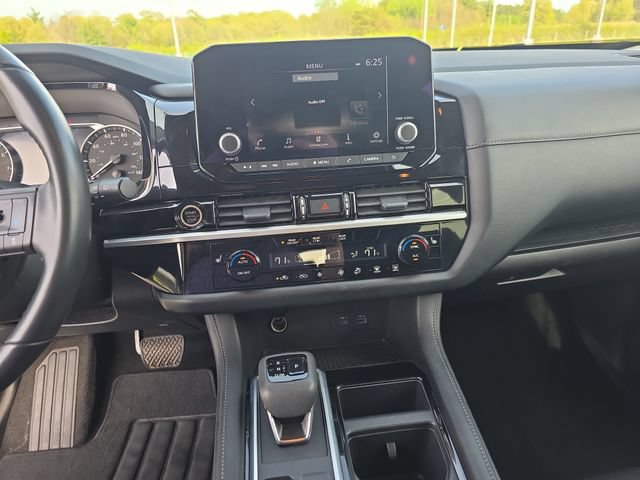 Used 2024 Nissan Pathfinder SV AWD/4WD image 21