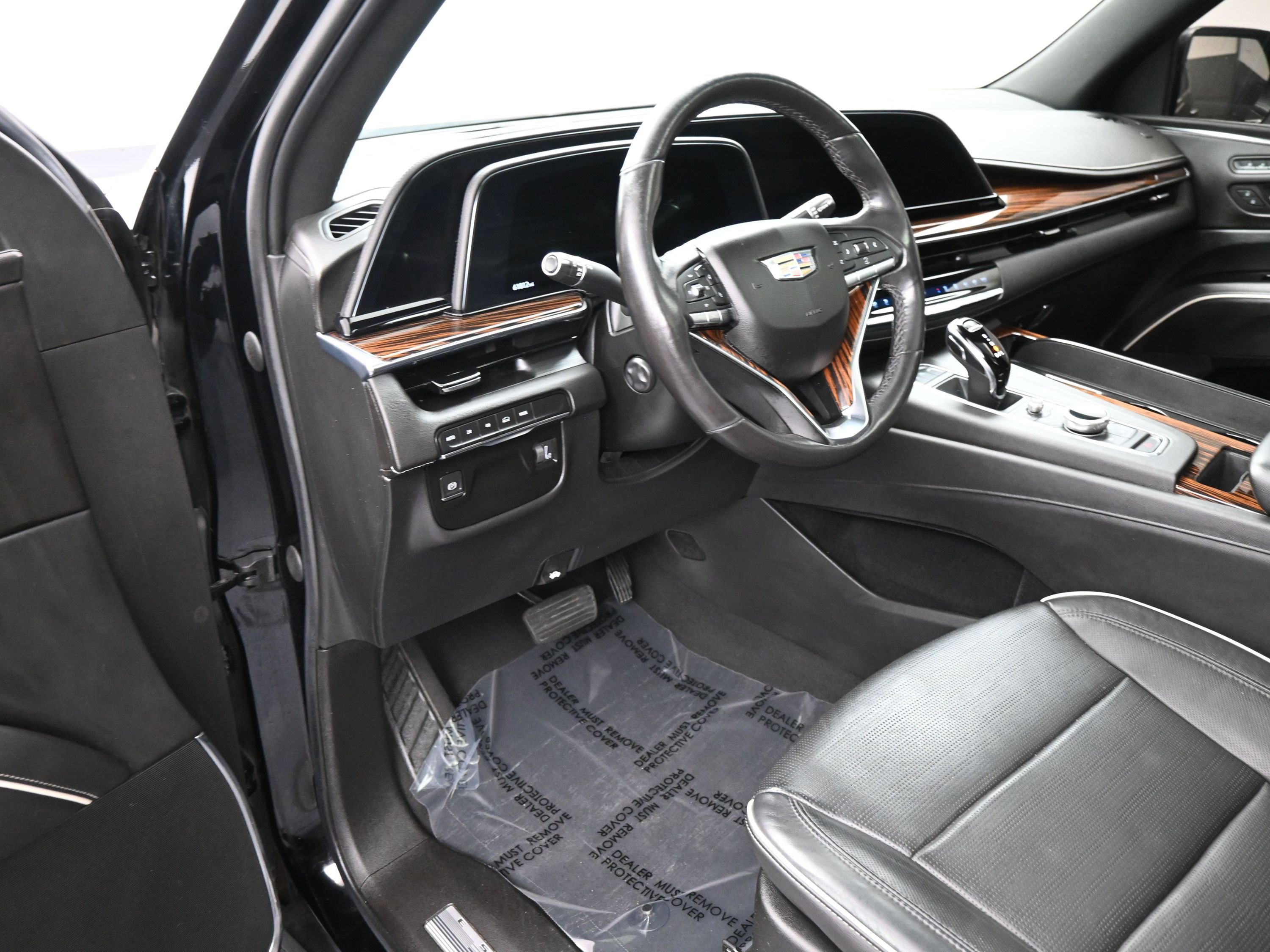 Used 2021 Cadillac Escalade Premium Luxury image 12