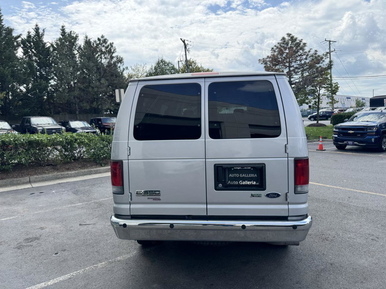 Used 2013 Ford E-350 and Econoline 350 XLT RWD image 6