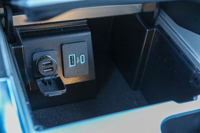 Used 2022 Ford Explorer Platinum w/ Technology Package image 30