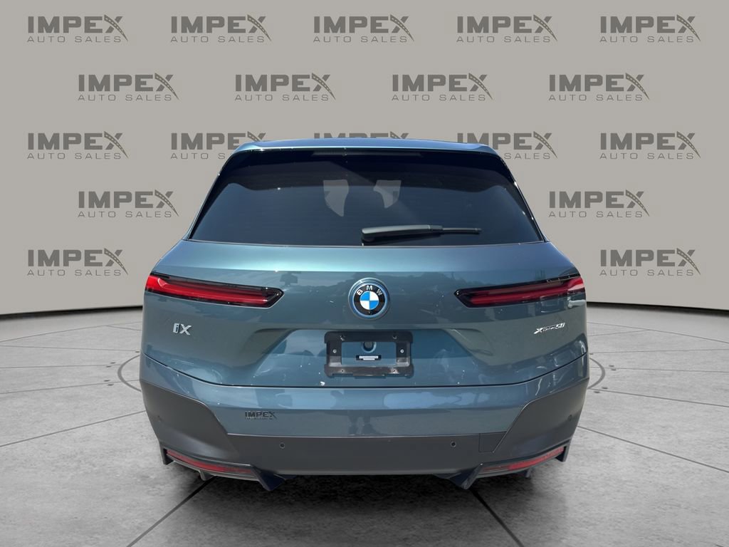 Used 2023 BMW iX xDrive50 w/ Convenience Package AWD/4WD image 4