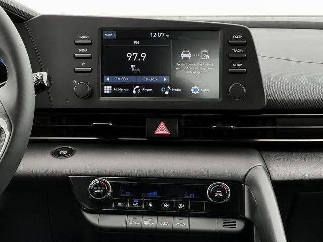 New 2025 Hyundai Elantra Sport FWD image 28