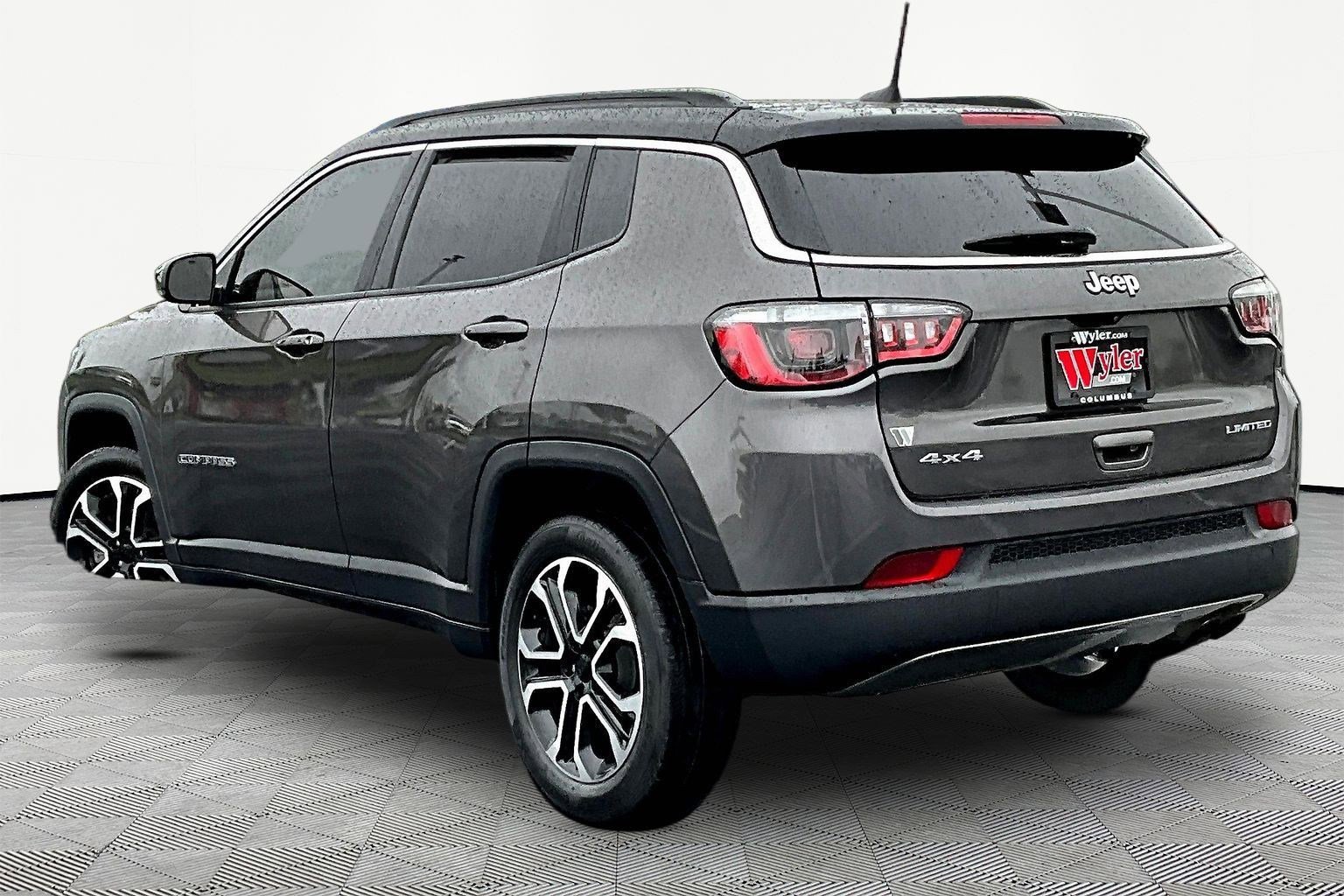 Used 2022 Jeep Compass Limited w/ Sun and Sound Group AWD/4WD image 4
