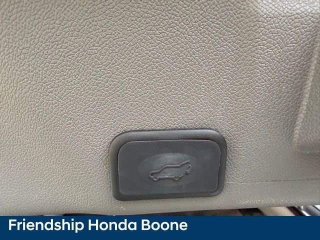 Used 2016 GMC Acadia SLT AWD/4WD image 46