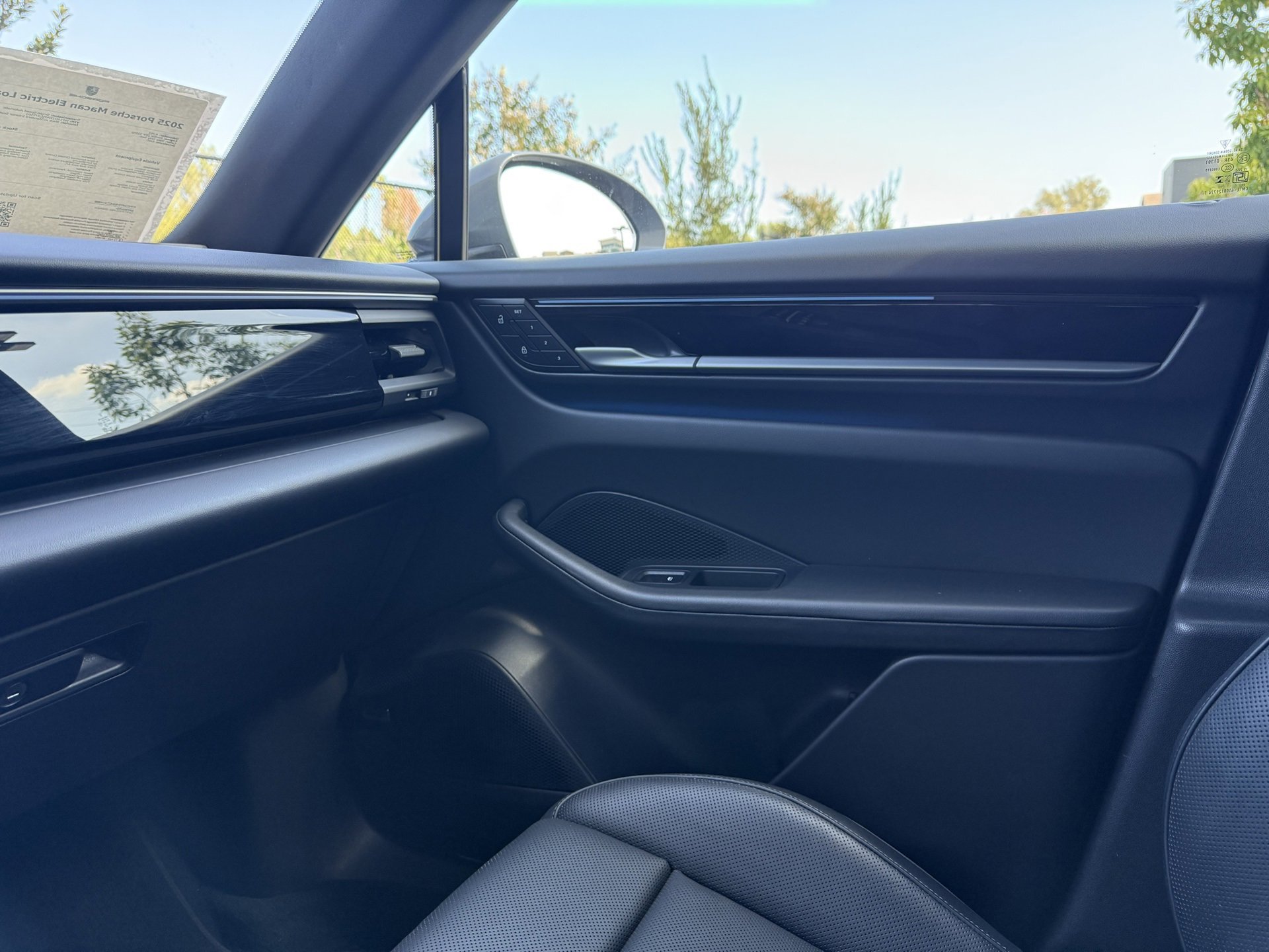 Used 2025 Porsche Macan Electric image 22
