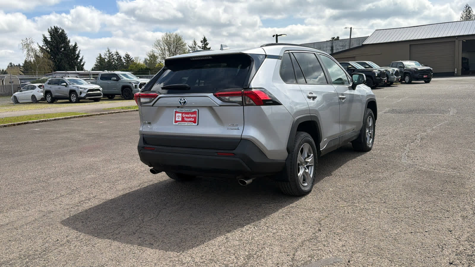 Used 2024 Toyota RAV4 XLE image 4