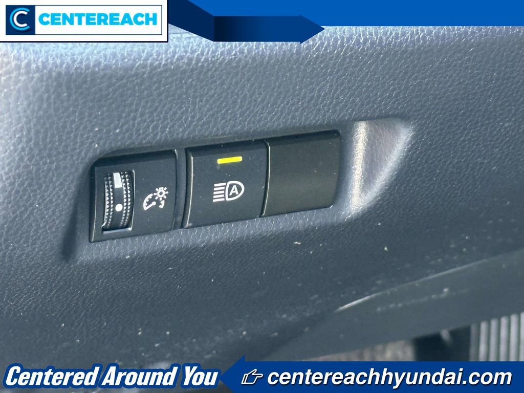 Used 2024 Toyota RAV4 LE AWD/4WD image 17