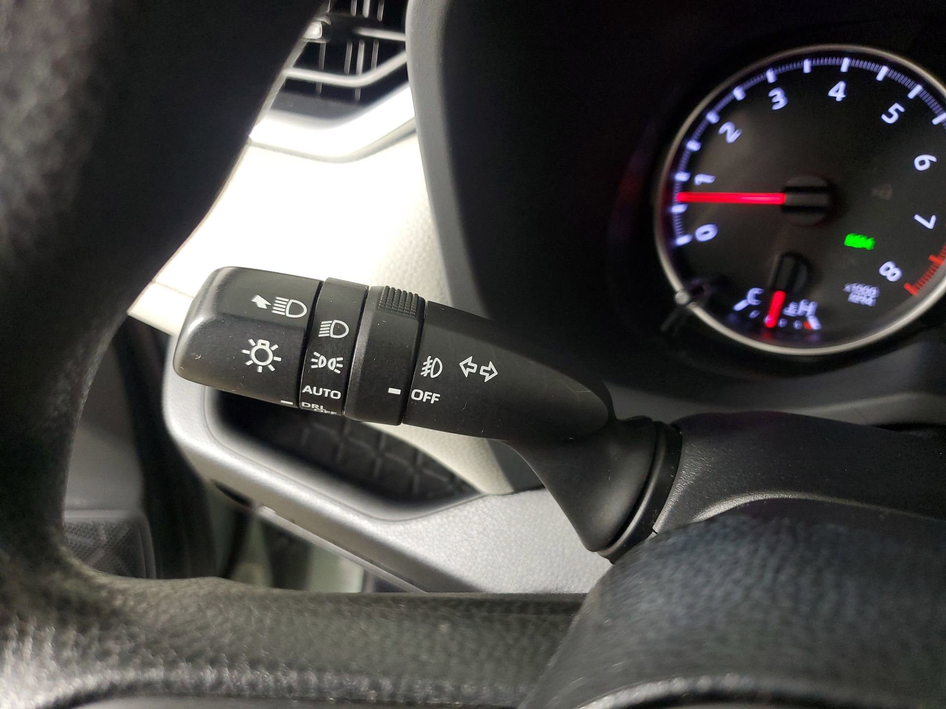 Used 2019 Toyota RAV4 XLE w/ Convenience Package image 38