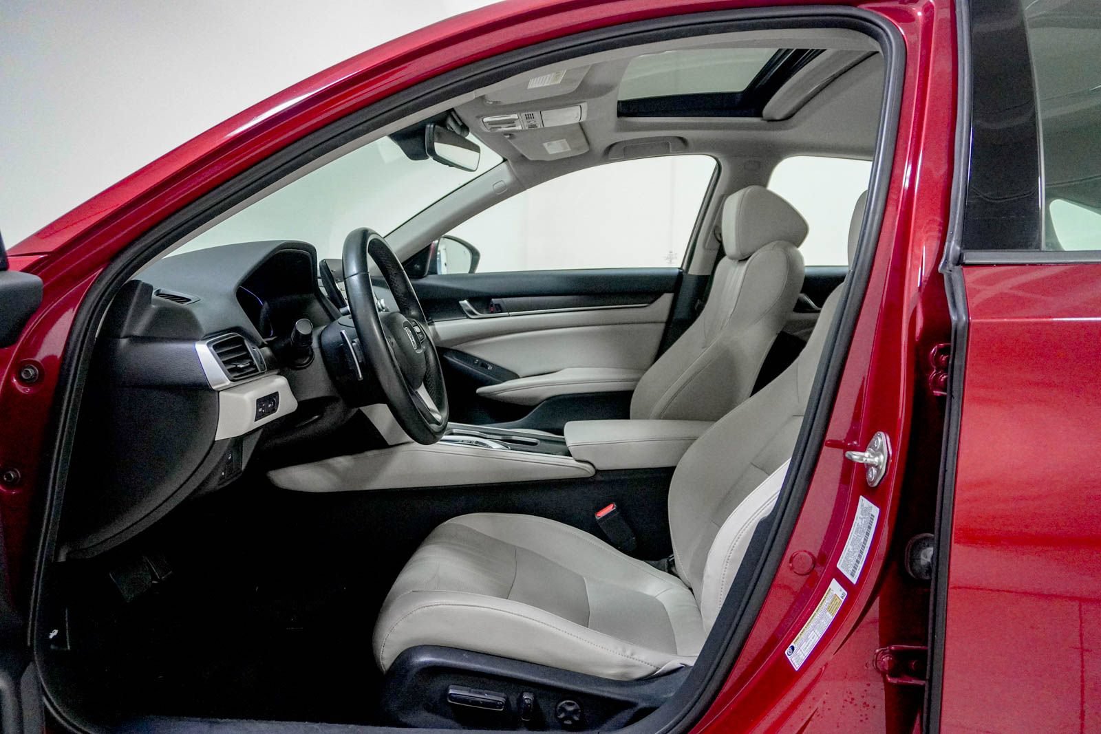 Used 2018 Honda Accord Touring image 20