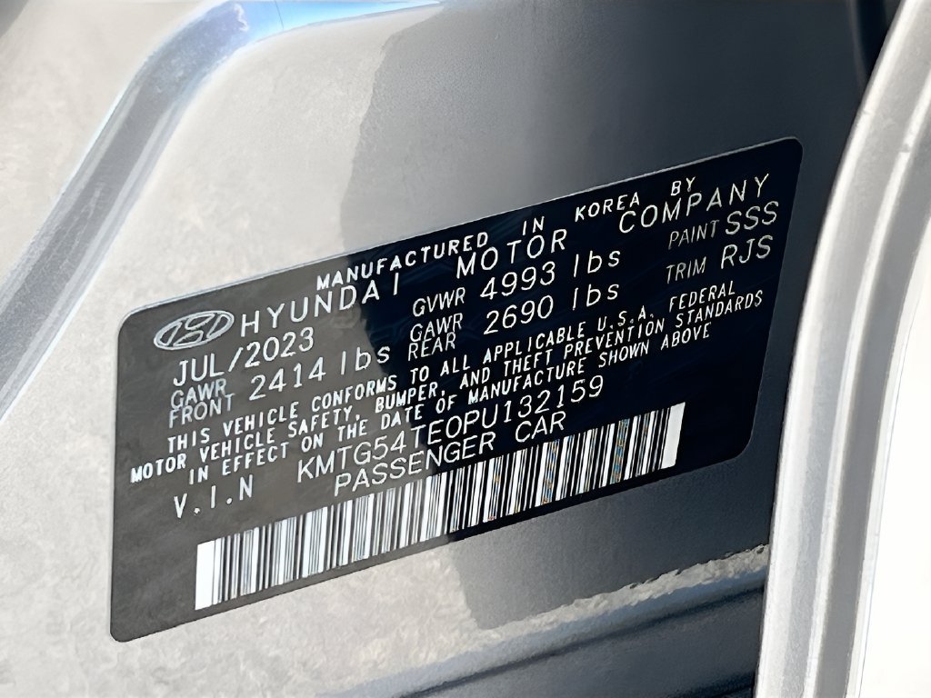 Used 2023 Genesis G70 2.0T AWD/4WD image 33
