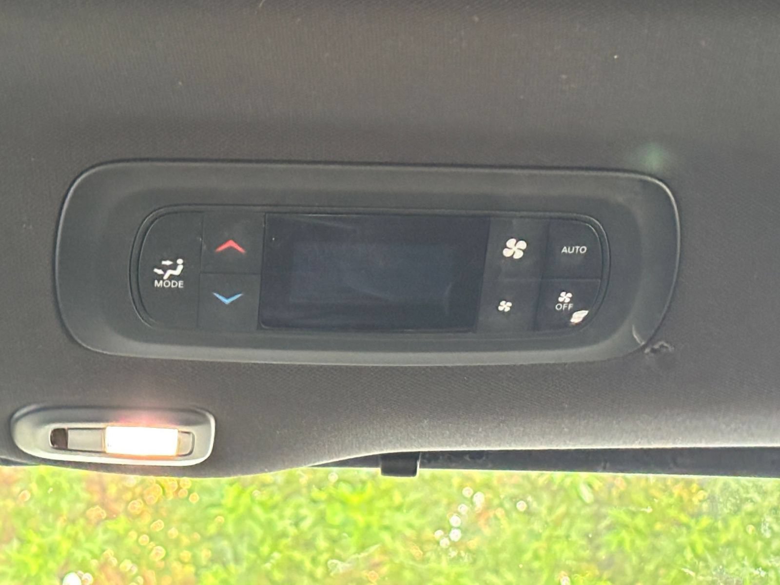 Used 2025 Chrysler Pacifica Limited FWD image 25