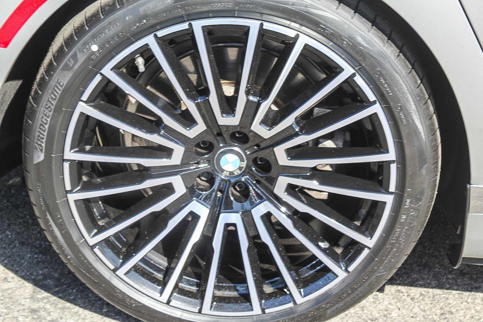 Certified 2025 BMW i7 eDrive50 w/ Premium Package image 11