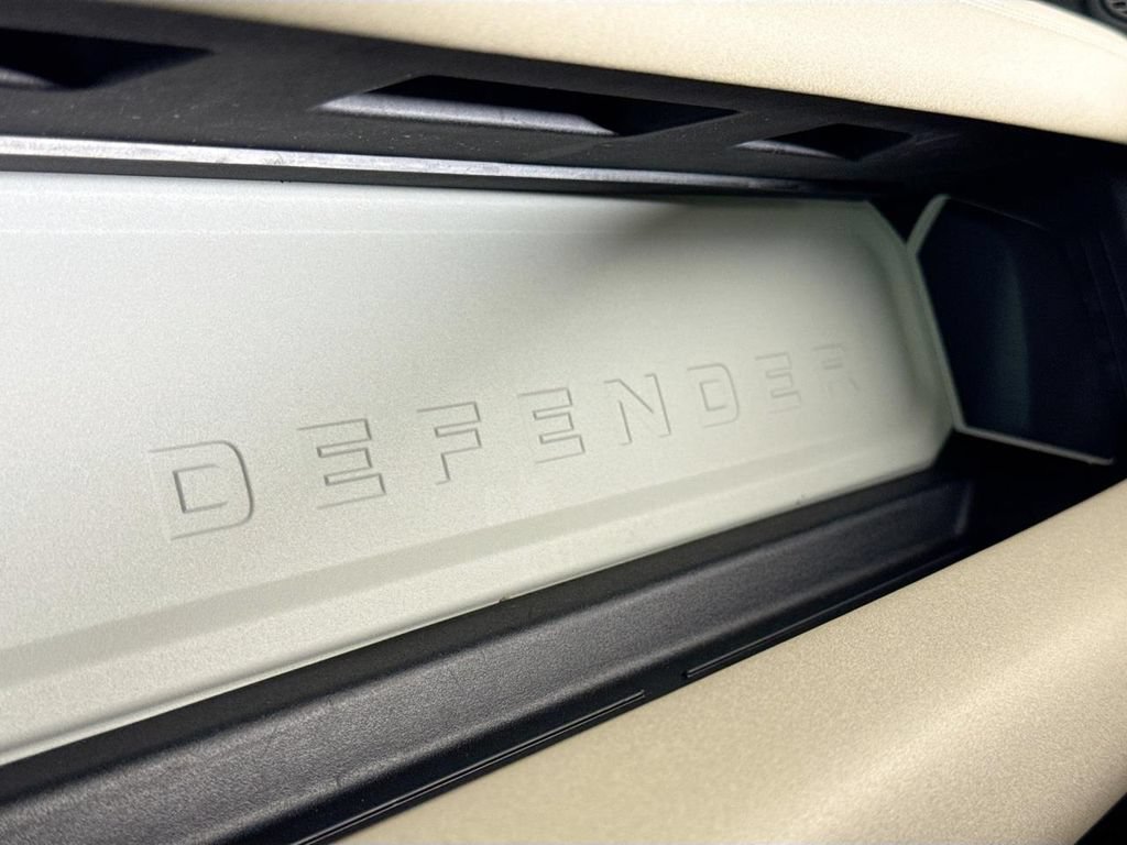 Used 2020 Land Rover Defender 110 First Edition AWD/4WD image 22