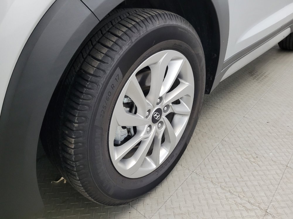 Used 2017 Hyundai Tucson SE Plus AWD/4WD image 31