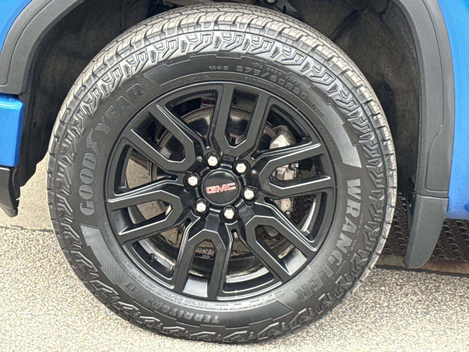 Used 2023 GMC Sierra 1500 Elevation w/ X31 Off-Road Package AWD/4WD image 17