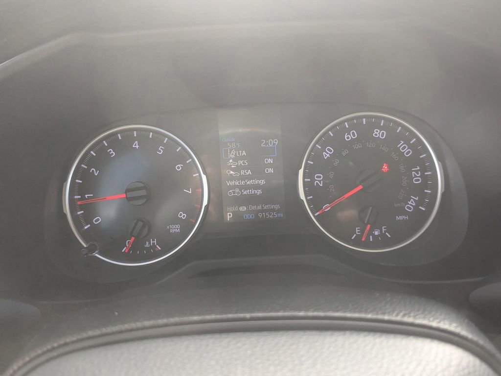 Used 2021 Toyota RAV4 LE image 19