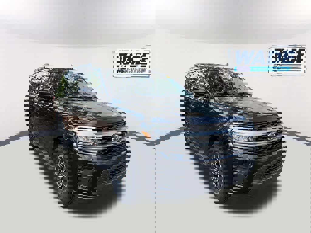 Used 2024 Ford Expedition XLT AWD/4WD image 3