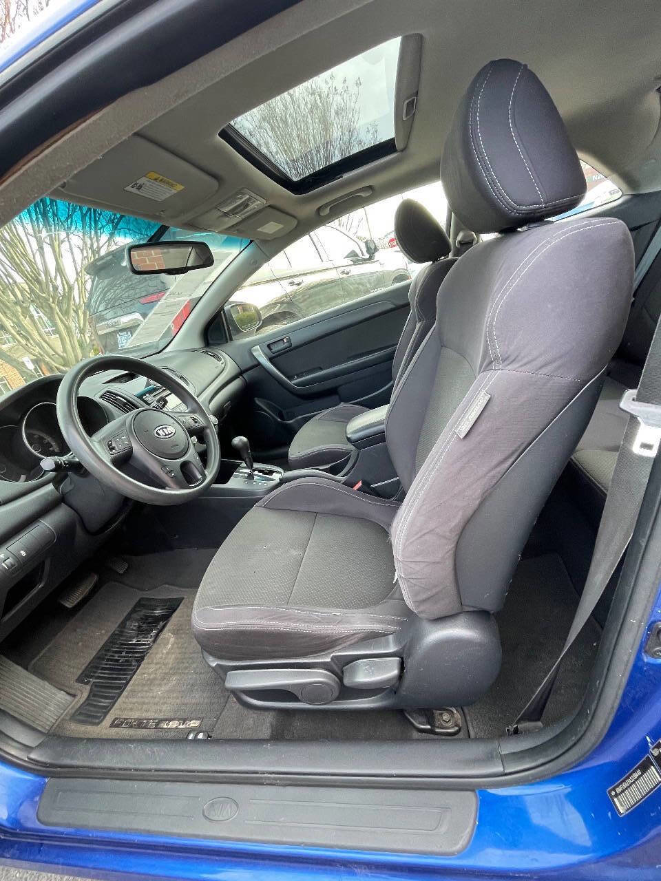 Used 2010 Kia Forte Koup EX image 14