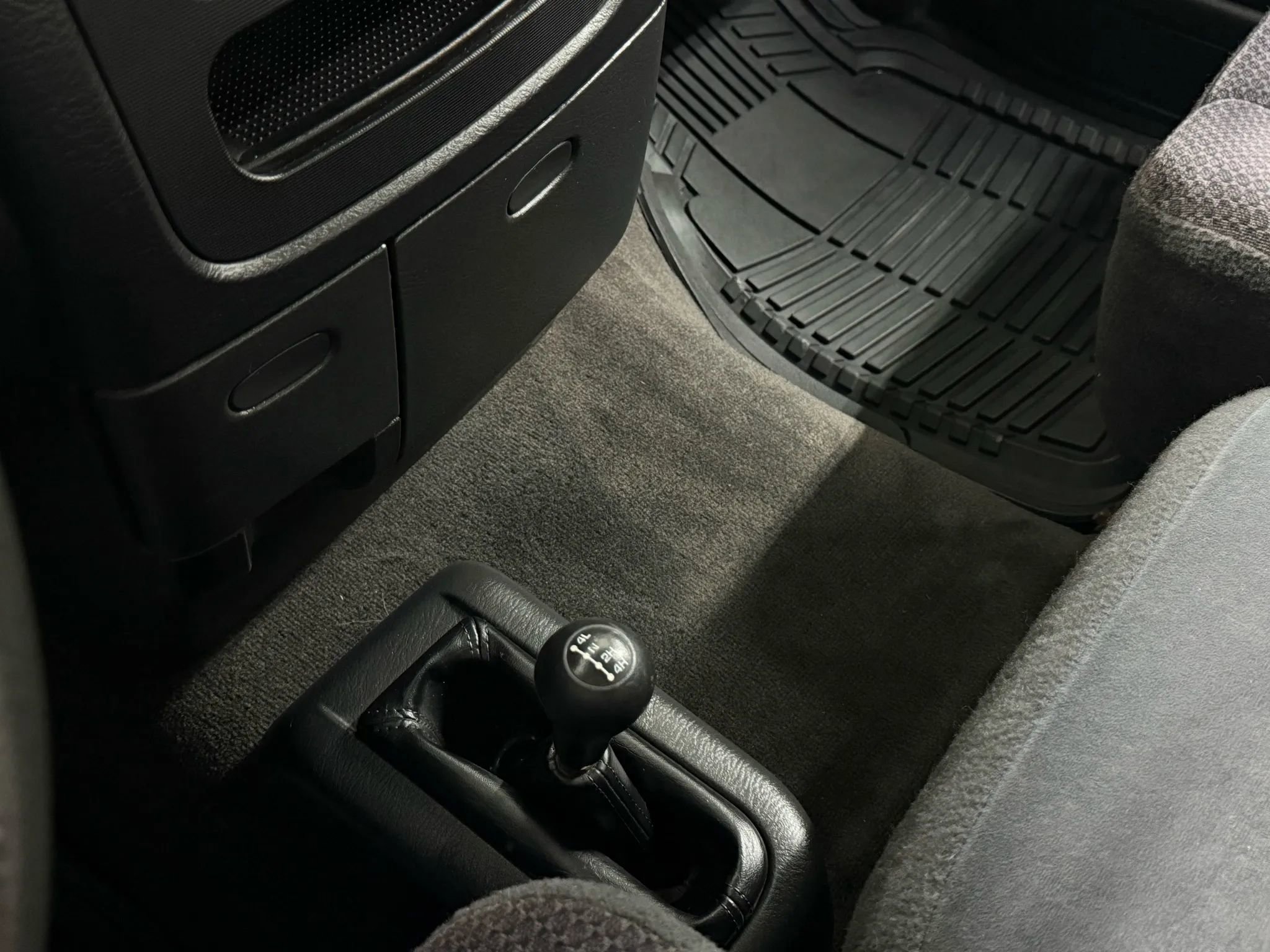 Used 2003 Dodge Ram 2500 Truck SLT image 23