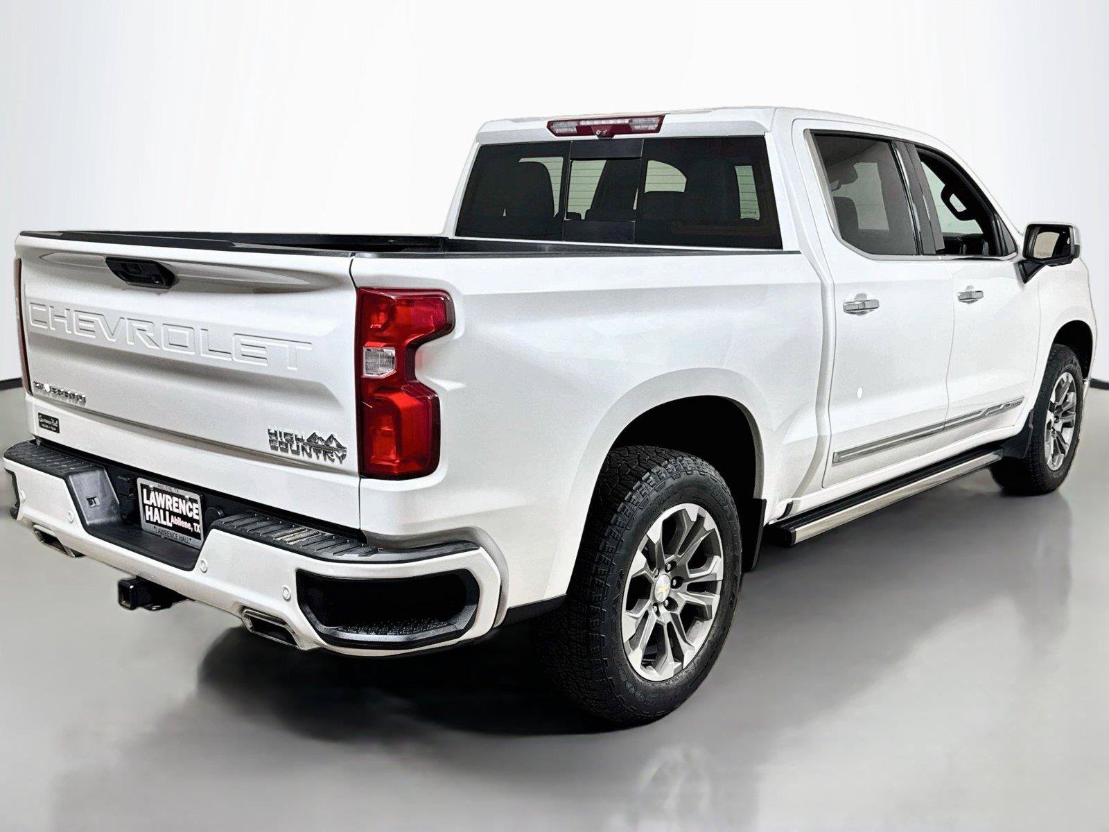 Certified 2023 Chevrolet Silverado 1500 High Country w/ Technology Package AWD/4WD image 4