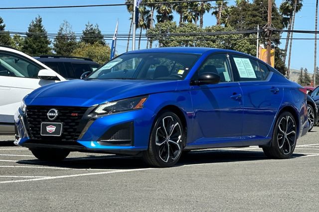 Used 2025 Nissan Altima 2.5 SR FWD image 11