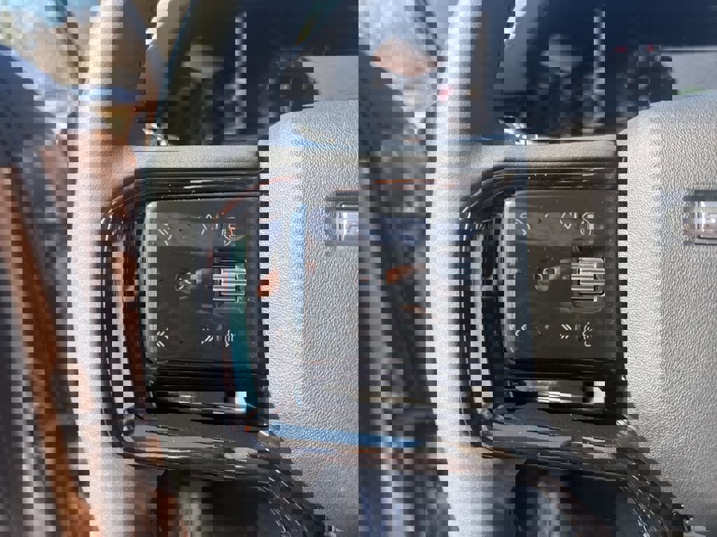 Used 2024 Land Rover Range Rover Evoque S image 17