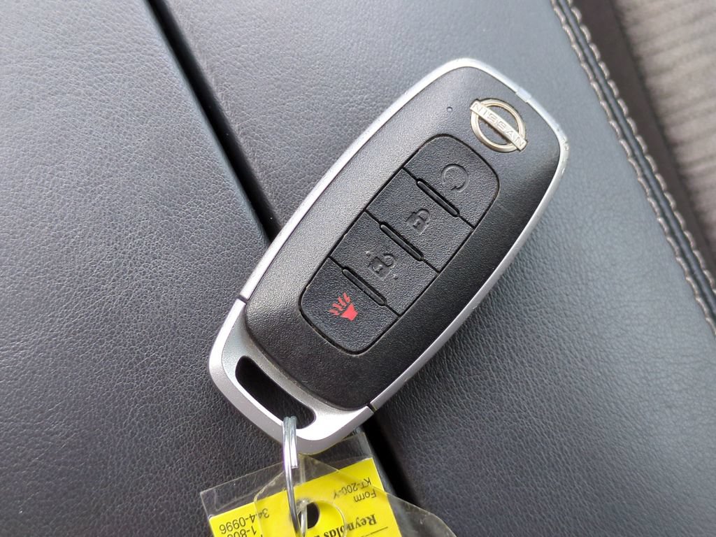 Certified 2023 Nissan Rogue SV FWD image 23