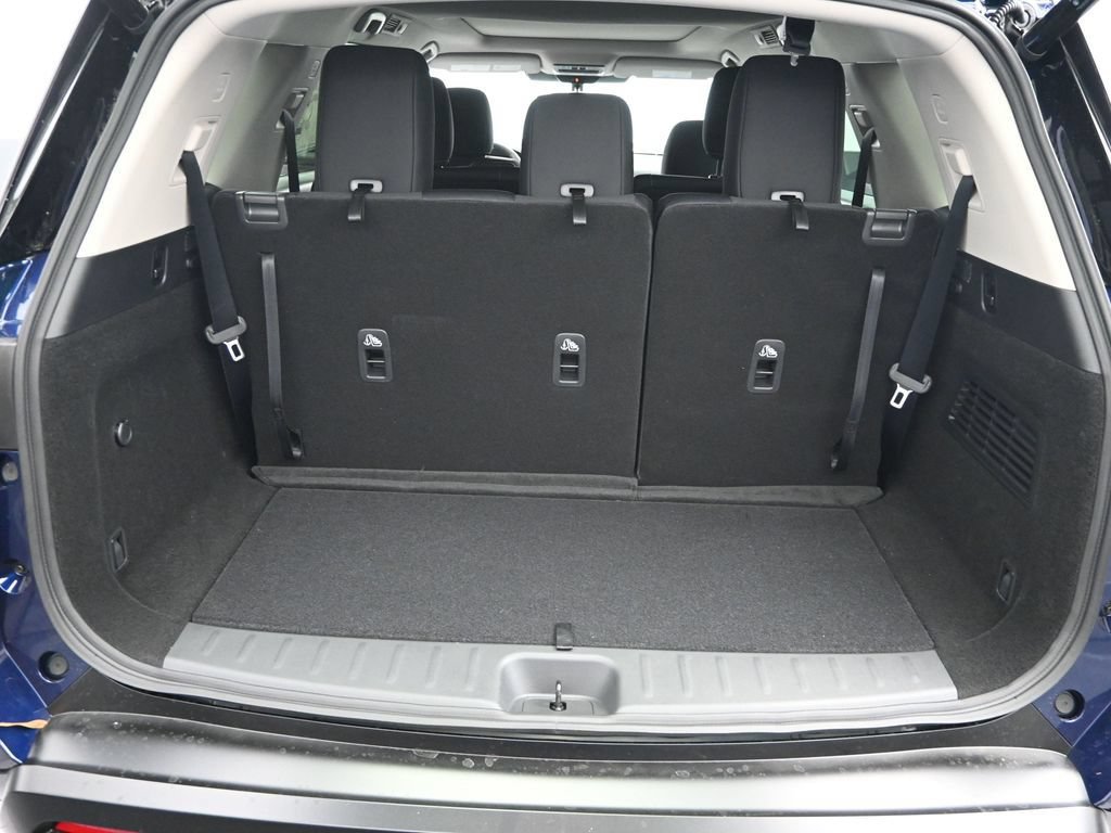 Certified 2026 Nissan Pathfinder SV w/ SV Premium Package FWD image 15