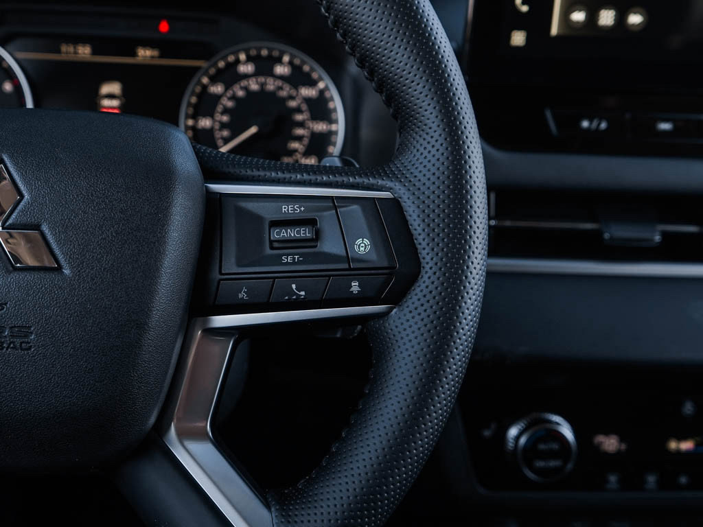 New 2026 Mitsubishi Outlander SE image 22